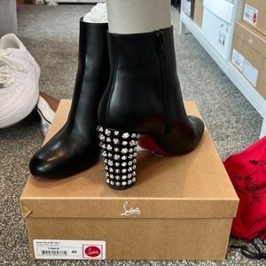 Christian Louboutin black Suzi Folk 85 gently worn